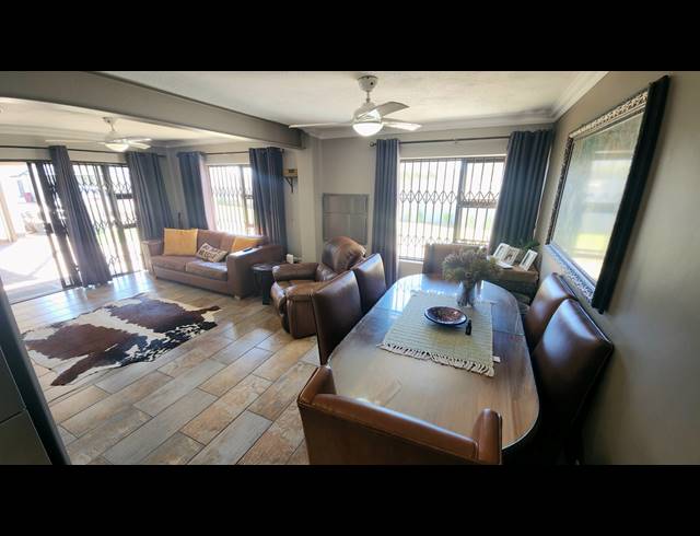 2 BEDROOM TOWNHOUSE FOR SALE IN DIAZ BEACH